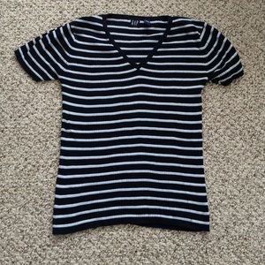 Gap V neck medium ribbed striped shirt
